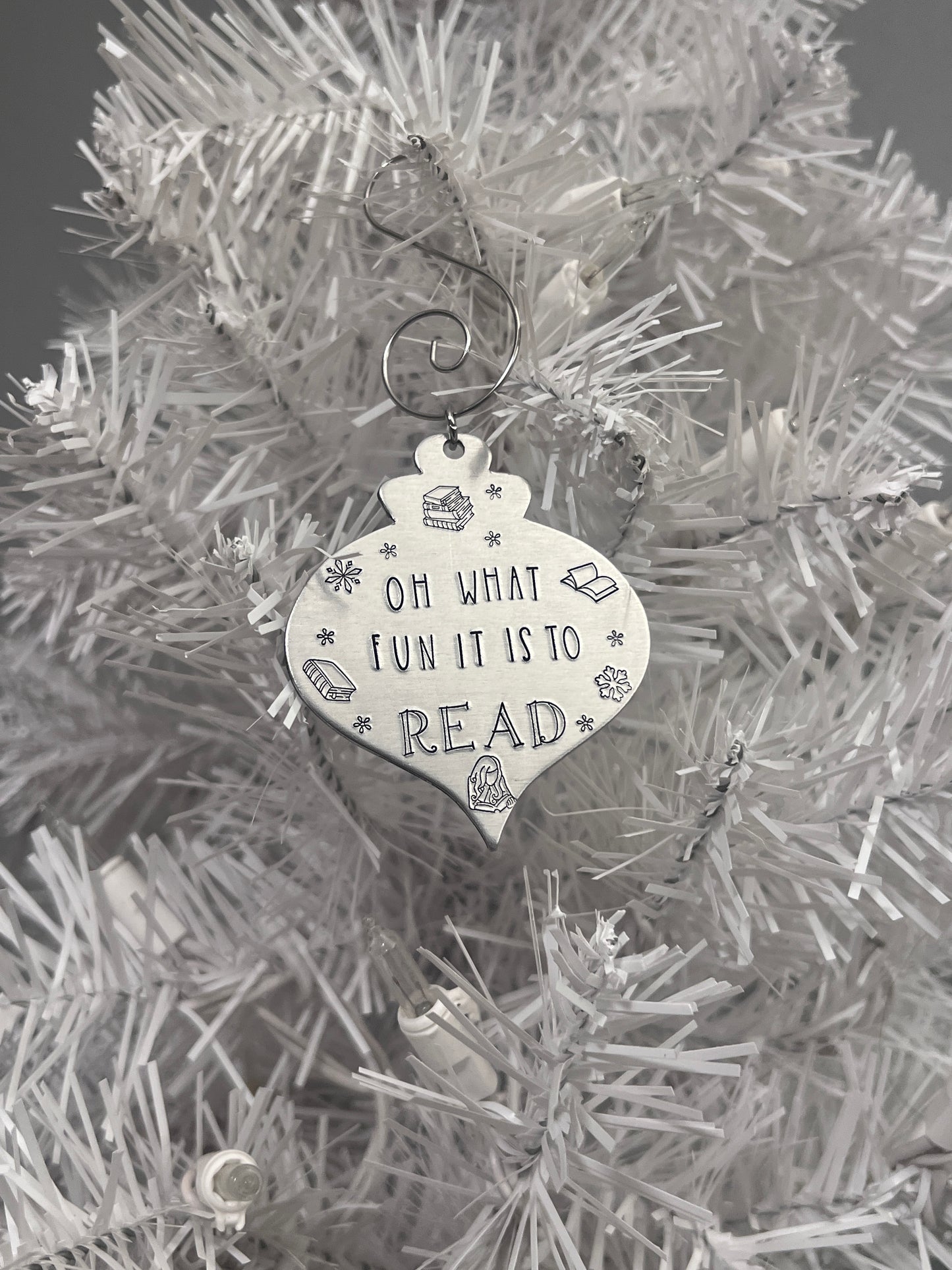 Oh What Fun It Is To Read | Holiday Ornament